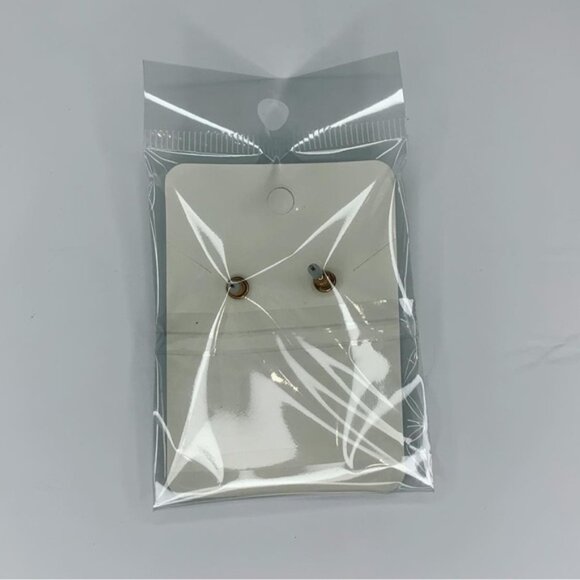 3 for $25 ???Gold stud earrings - Picture 2 of 2